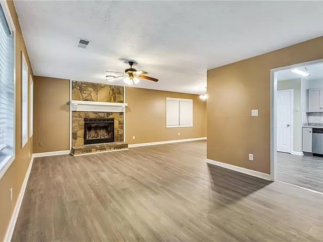Building Photo - 3489 Mustang Dr