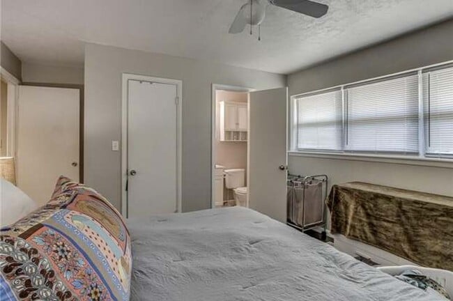 Building Photo - 3 Bed 1.5 Bath 2 Car Garage -Casady Hills ...