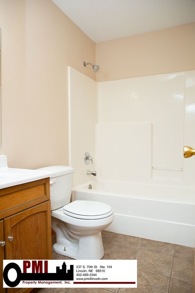 Building Photo - 1738 N 27th St