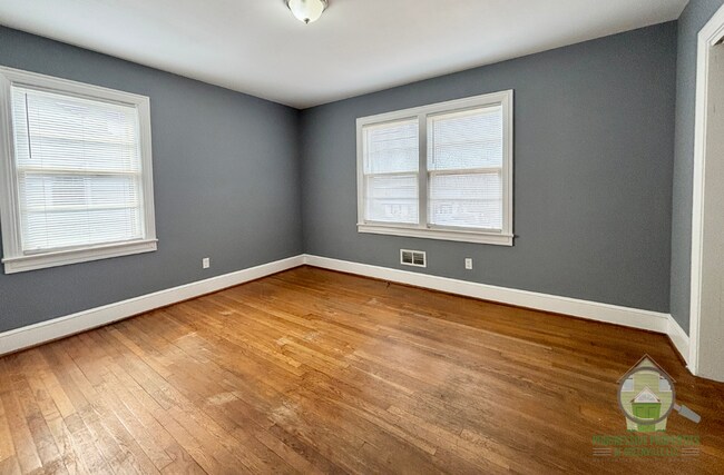 Building Photo - 122 Woodland Dr