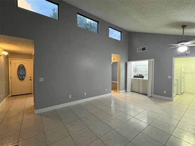 Building Photo - 2304 Inagua Way