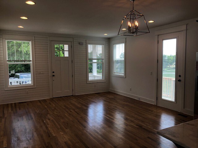 Living Room - 6361 A Ivy St
