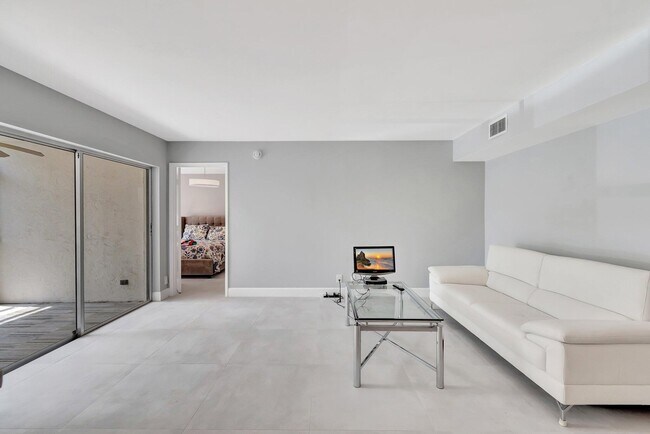 Building Photo - 14895 Builtmore Way