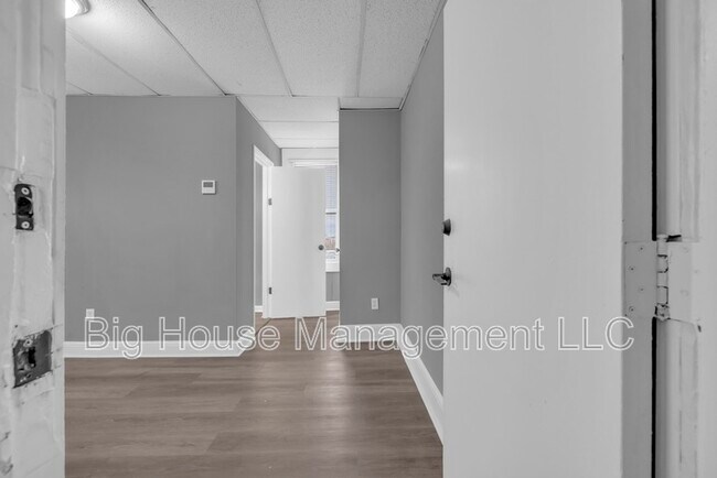 Building Photo - 339 E 25th St