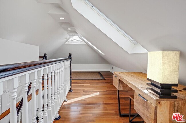 Building Photo - 38 19th Ave