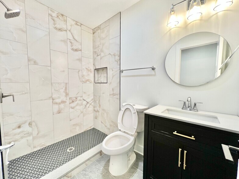 Bathroom - 2043 Adams St