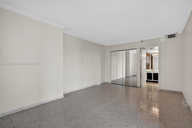 Building Photo - 20355 NE 34th Ct