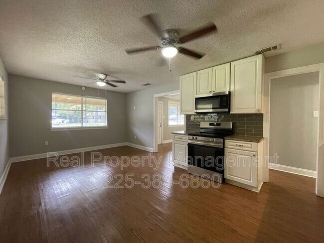 Building Photo - 275 W Chalfont Dr