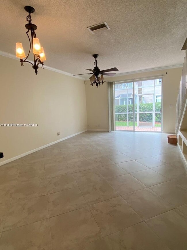 Building Photo - 2142 Madeira Dr