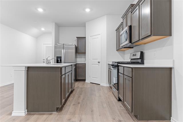 Building Photo - 1018 Stones Throw Dr