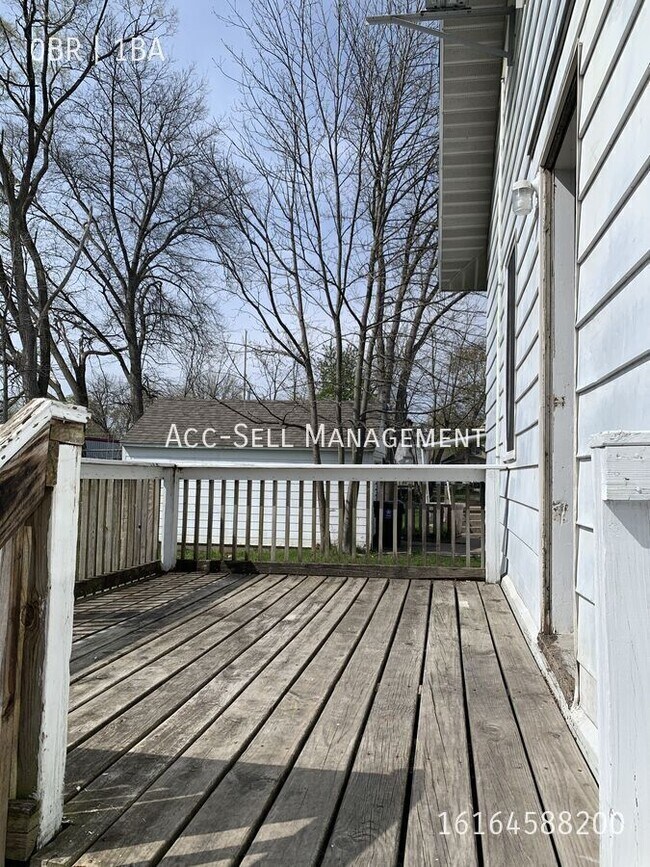 Building Photo - 1625 Belden Ave SW