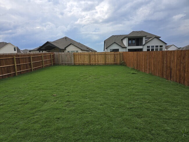 Building Photo - 217 Redonda Dr