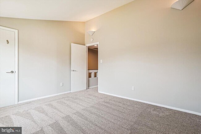 Building Photo - 3125 17th St S