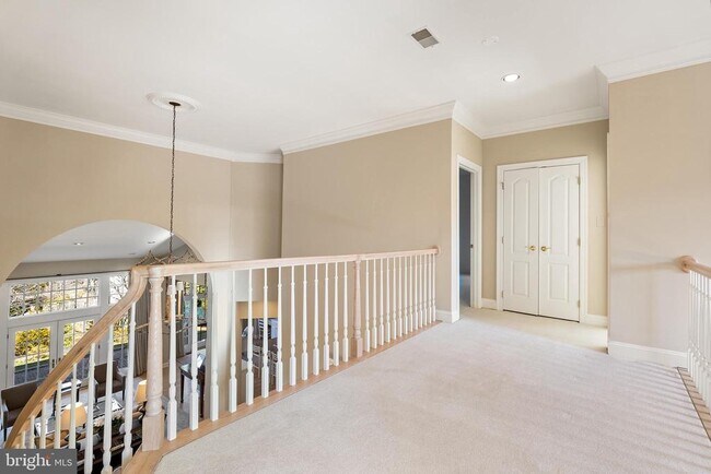 Building Photo - 7440 Old Maple Square