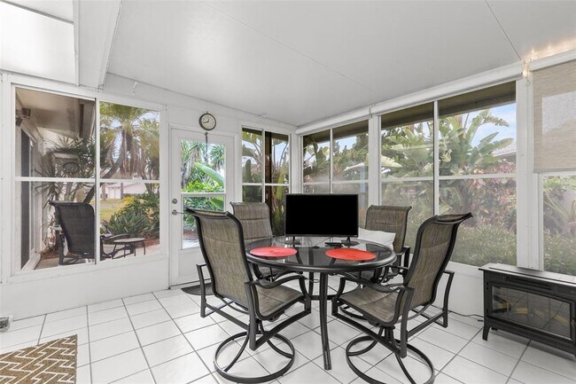 Building Photo - 3143 37th Ln S