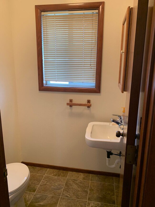 Building Photo - Single Story House in Stayton