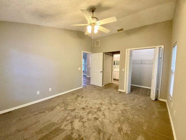 Building Photo - Three bedroom two bathroom Inverness Highlands Home