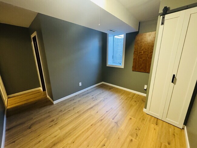 Building Photo - Charming Chaska Retreat: Spacious Single Family Homer 3-Bedroom 2.5 Bathroom Home with Finished B...