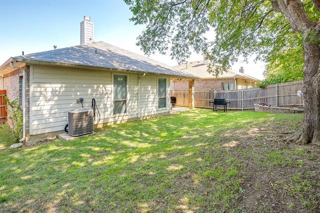 Building Photo - 2420 Priscella Dr