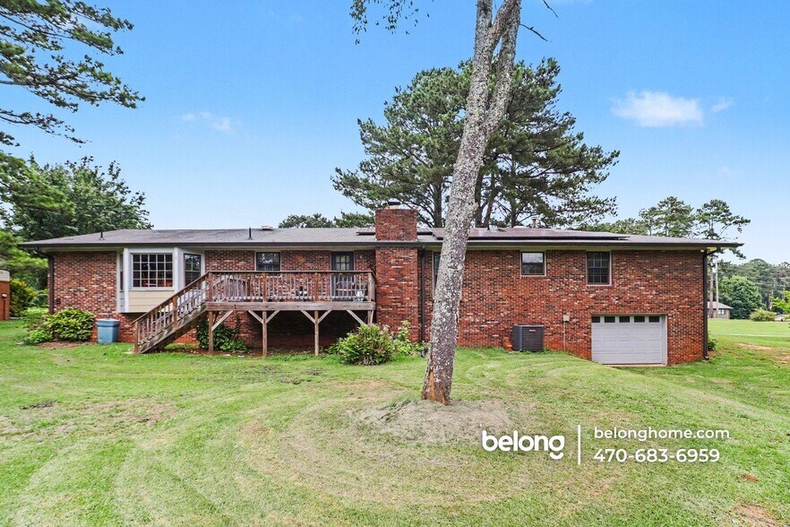 Building Photo - 135 Marilyn Dr E