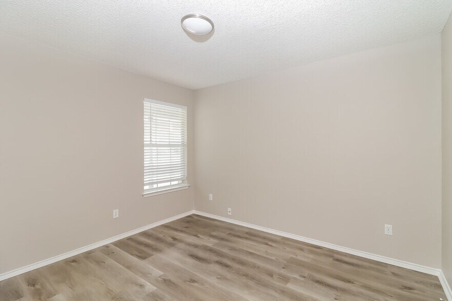 Building Photo - 5021 Flat Creek Dr