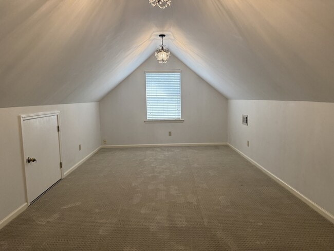 Building Photo - 36 Country Walk Dr