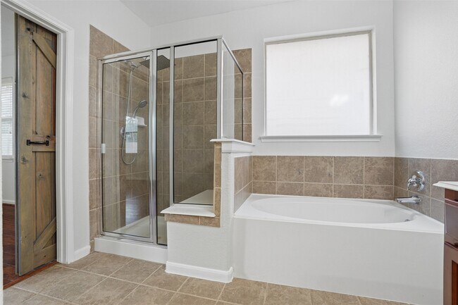 Building Photo - 11126 Celano Dr