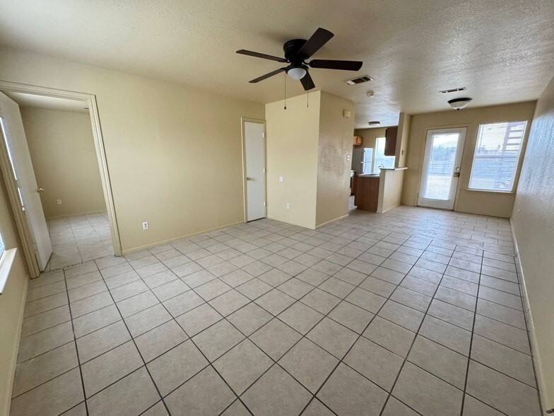 Building Photo - 5702 Greengate Dr