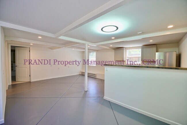 Building Photo - Available now!  3 Bedroom Gerstle Park home