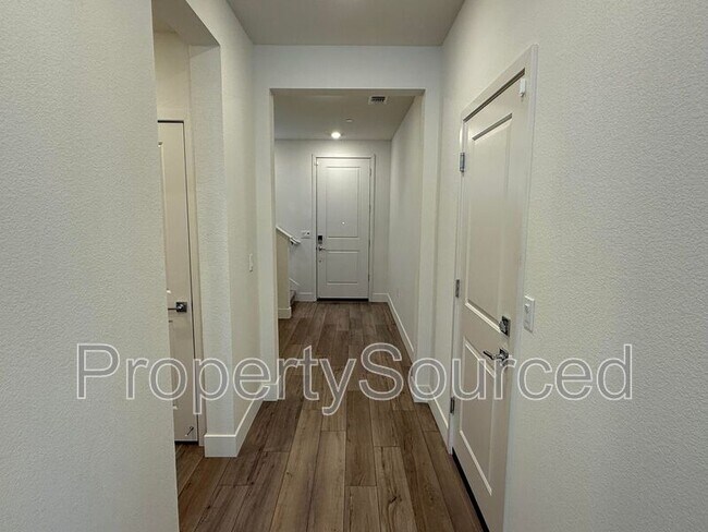 Building Photo - 1724 Jade Pl