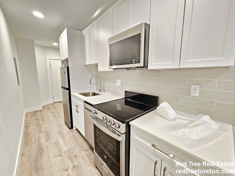 Apt 4 - 40 Joy St