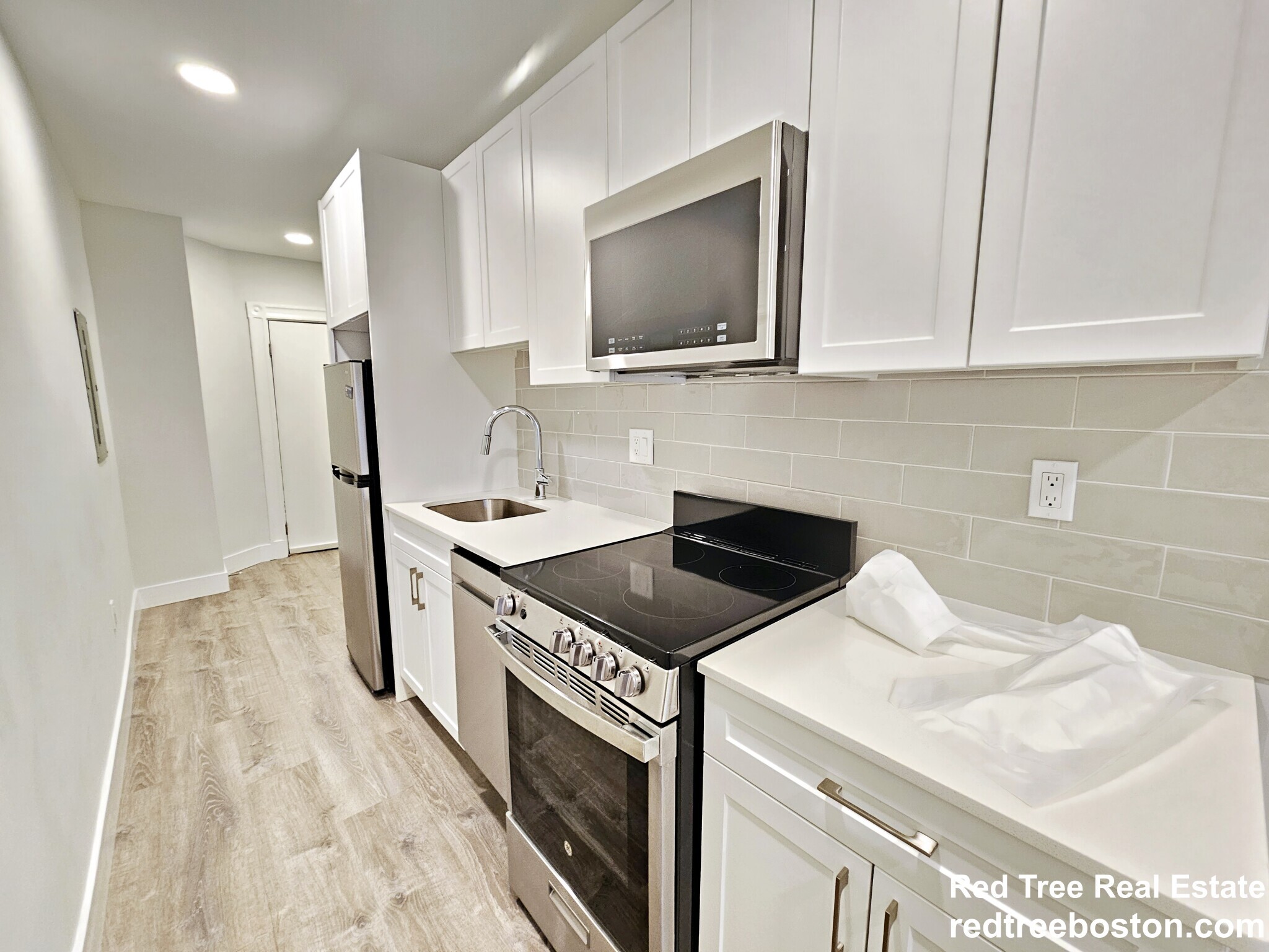 Apt 4 - 40 Joy St