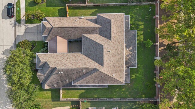 Building Photo - 10602 Comeaux Ln