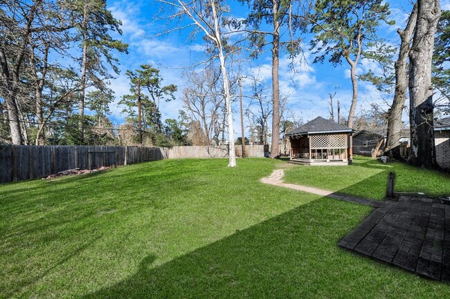 Building Photo - 2402 Bammel Timbers Ln