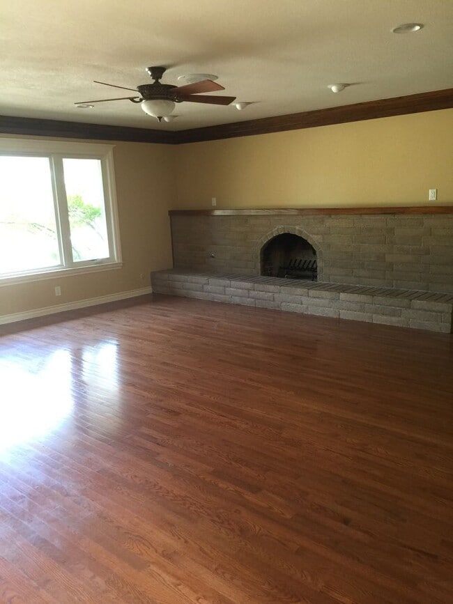 Building Photo - 3 bed 2 ba ranchette in country on 7 acres