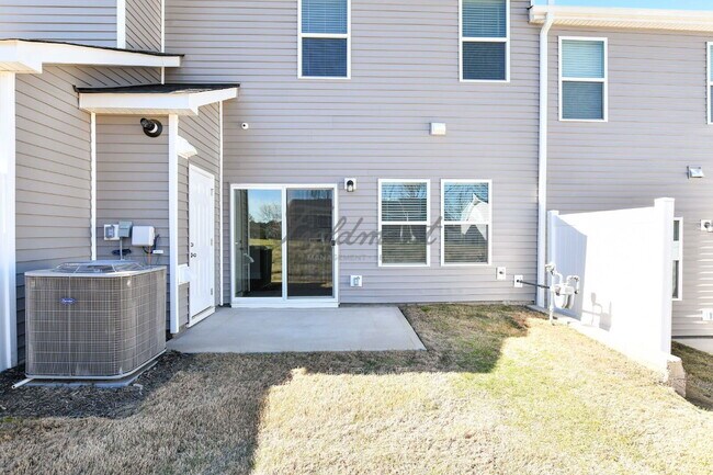 Building Photo - 429 Ellis Mill St