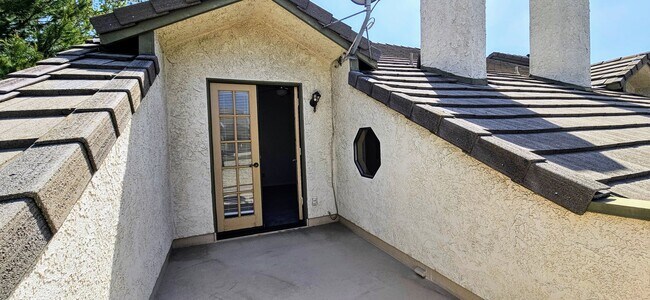 Building Photo - 976 W Arrow Hwy