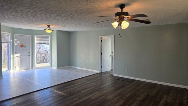 Building Photo - 15152 Tampa Rd