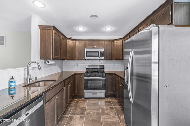 Building Photo - 40 Rojewski Way