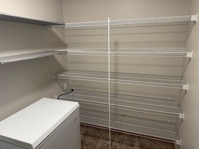 Building Photo - 5330 Larrabee Way