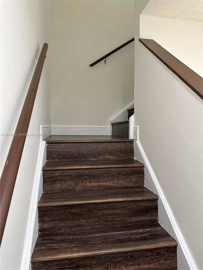 Building Photo - 65 NE 12th Ave