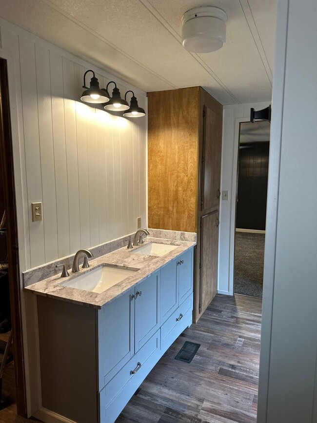 Building Photo - 18515 Freight Rd Ln