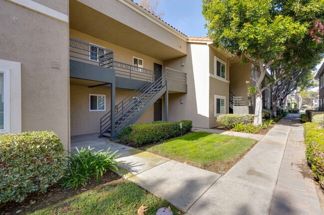 Building Photo - 7505 Charmant Dr