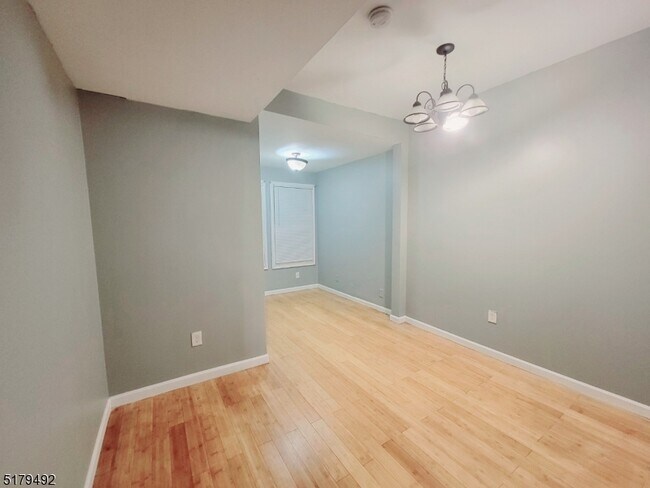 Building Photo - 43 Harding Terrace