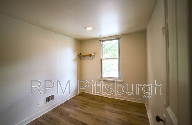 Building Photo - 311 Denniston St
