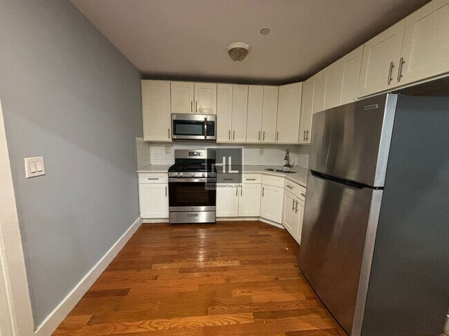 Building Photo - MONROE AVENUE