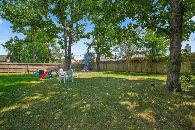 Building Photo - 6719 Woodland Oaks
