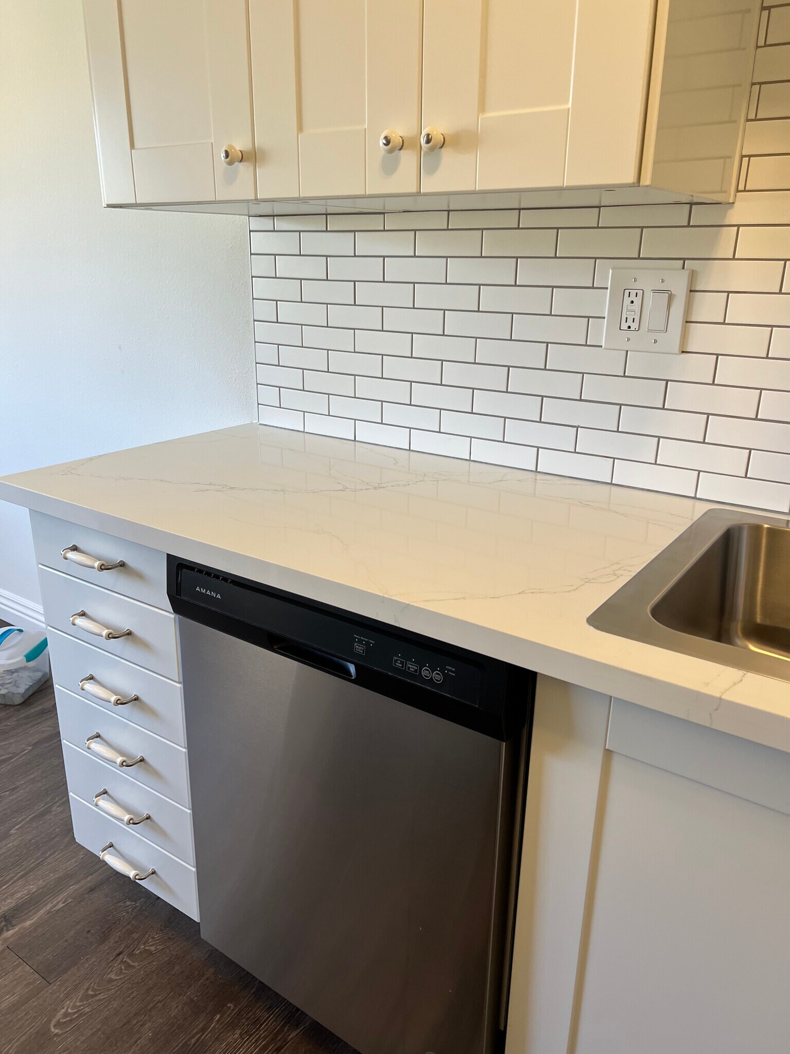 newly remodeled kitchen - 6640 Simpson Ave