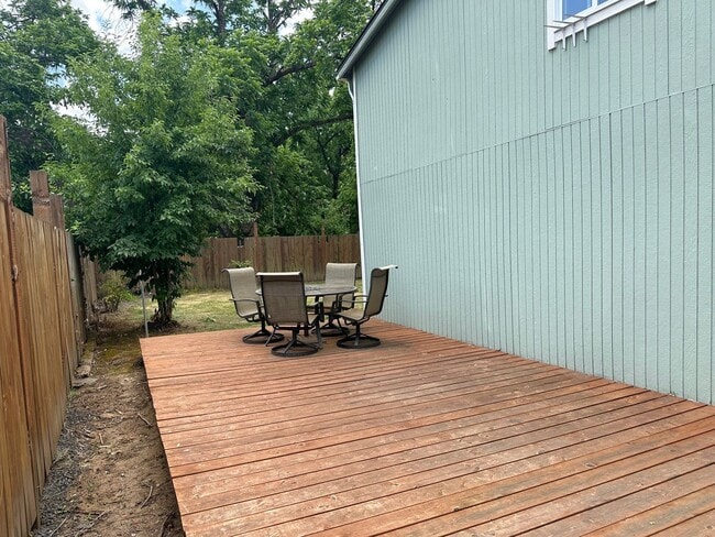 Building Photo - Charming 3 bed 1 bath house in a great a n...