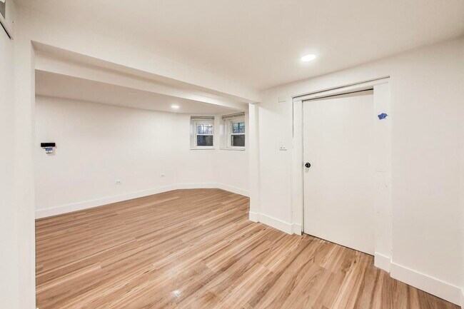 Building Photo - 2704 N Sacramento Ave